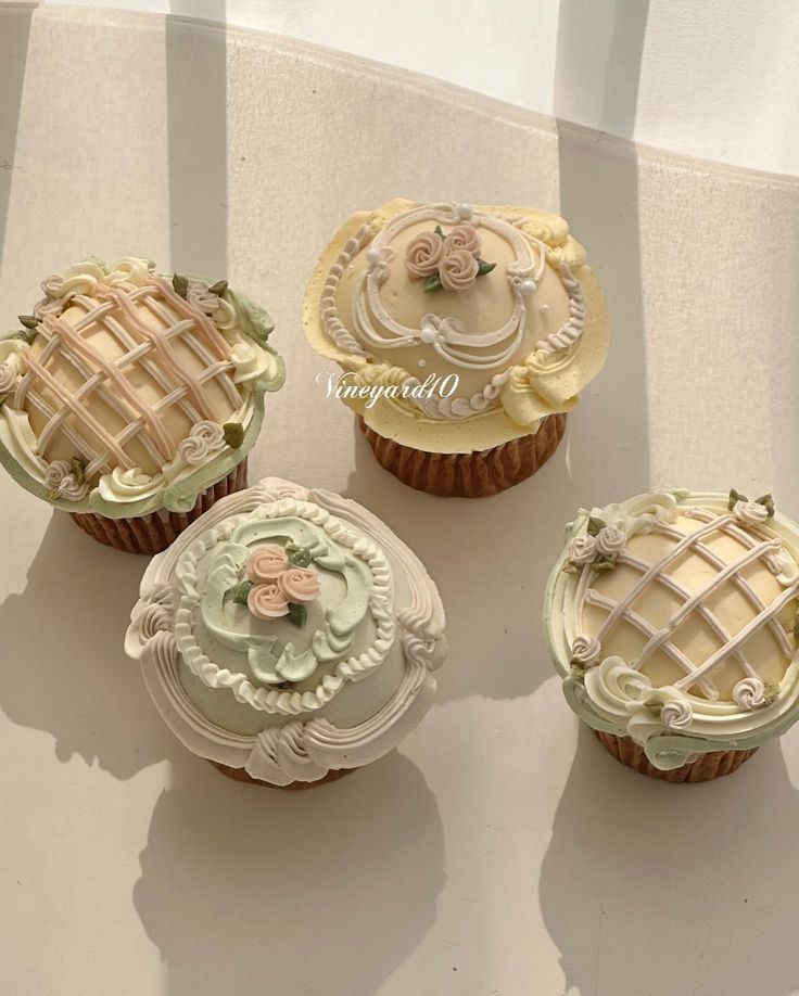 White Cupcakes